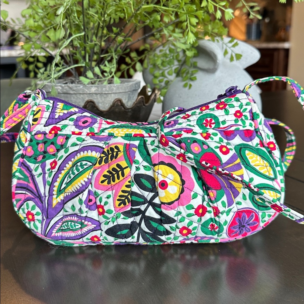 Vera Bradley Frankie cross body Viva La Vera pattern like new - Picture 2 of 4